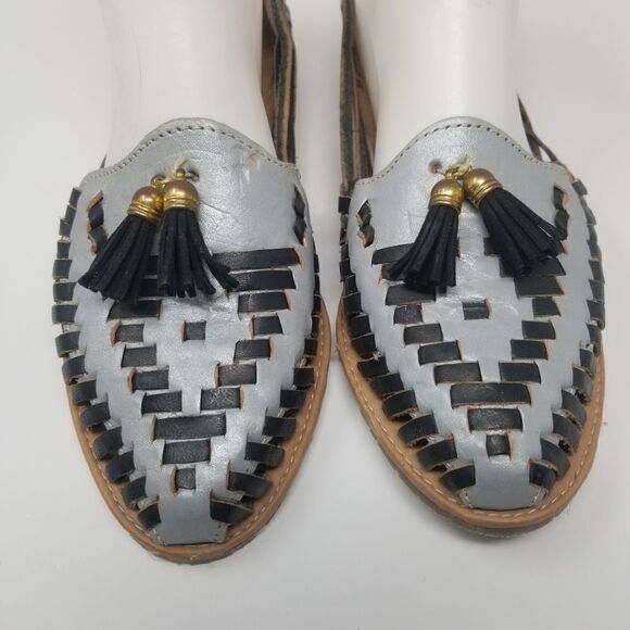 TORTUGA LEATHER SLIPONS WITH TASSELS. SIZE 26. BLACK AND SILVER. - Picture 5 of 16